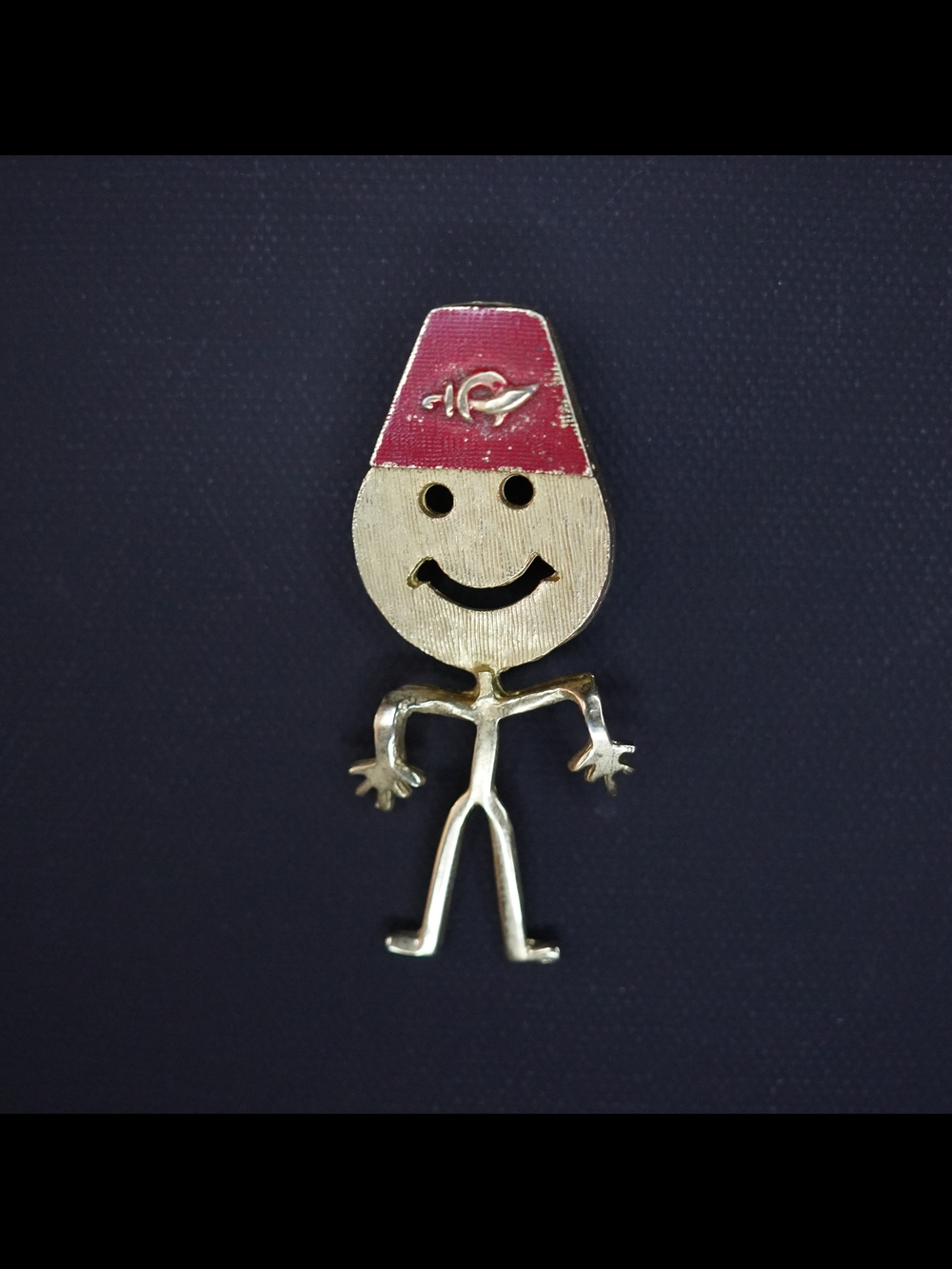 Vintage Shriners Masonic Smiley Face Stick Figure Brooch Gold Tone Fez Hat Pin